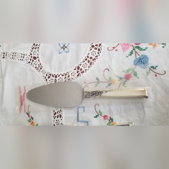 Vintage Heirloom sterling carving set and Heirloom Sterling Pie Server - Picture 3 of 9